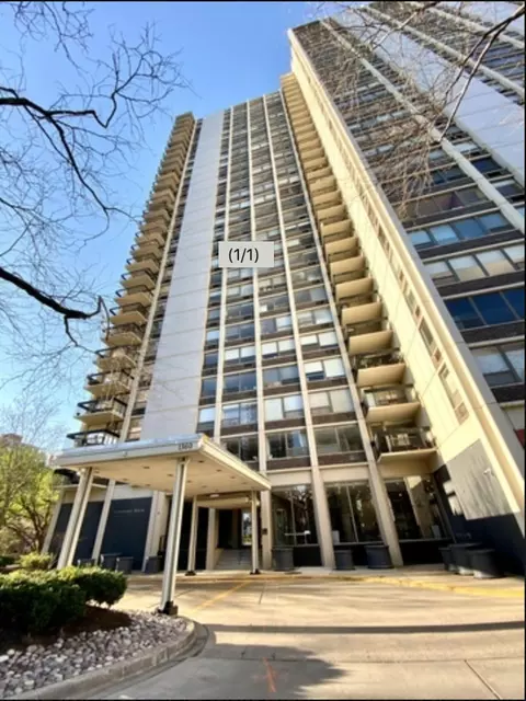 1360 N Sandburg Ter #2108C, Chicago, IL 60610