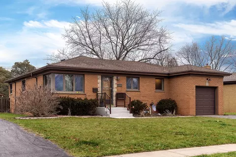 1712 Bonita Ave, Mount Prospect, IL 60056