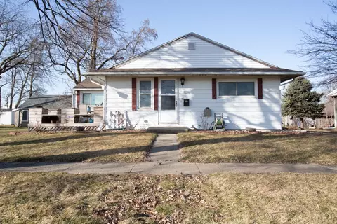 575 W Jefferson St, El Paso, IL 61738