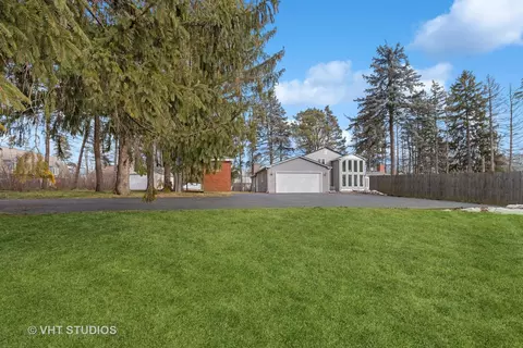 920 Grand Blvd, Wauconda, IL 60084
