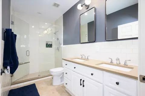 Undisclosed, River Forest, IL 60305 photo 28
