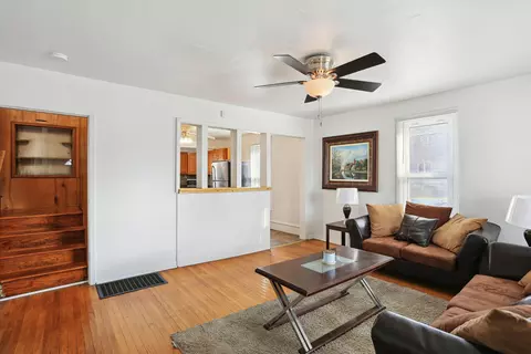 Living - 608 E Washington St, Champaign, IL 61820 photo 2 of 3