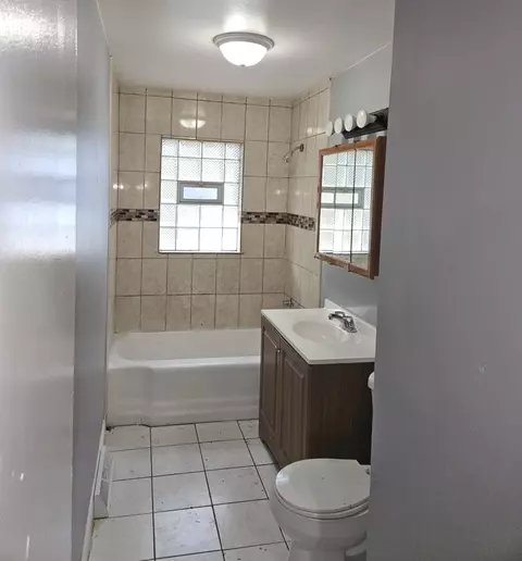 Bath - 9035 S Drexel Ave, Chicago, IL 60619 photo 1 of 1