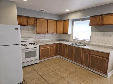 Kitchen - 9035 S Drexel Ave, Chicago, IL 60619 photo 1 of 2