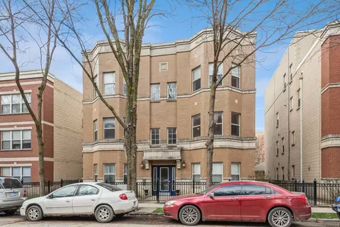 1022 S Racine Ave #201, Chicago, IL 60607