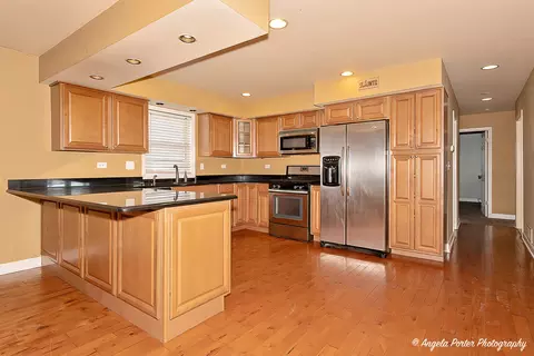 Kitchen - 110 Bay Rd, Mchenry, IL 60051 photo 1 of 7