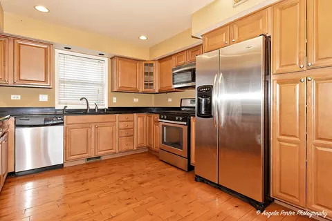 Kitchen - 110 Bay Rd, Mchenry, IL 60051 photo 2 of 7