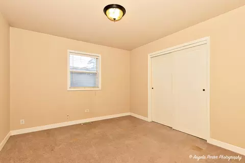 Bedroom - 110 Bay Rd, Mchenry, IL 60051 photo 2 of 2