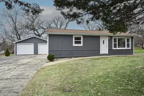 7818 Balsam Dr, Wonder Lake, IL 60097