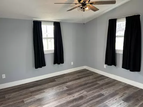304 E Oak St, Downs, IL 61736 photo 13