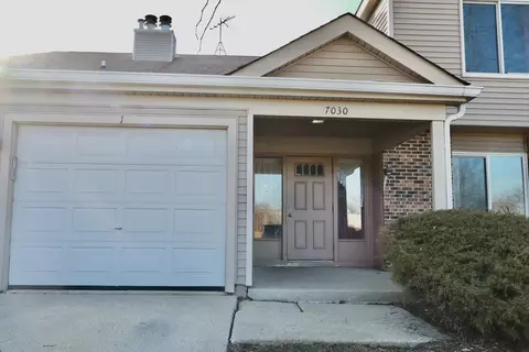 7030 Newport Dr #101, Woodridge, IL 60517