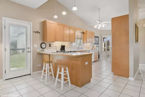 16004 Waterfront Cir, Plainfield, IL 60544 photo 6