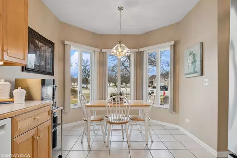 16004 Waterfront Cir, Plainfield, IL 60544 photo 5