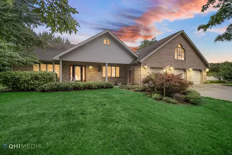 2263 Fox Run Dr, Kankakee, IL 60901