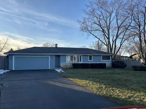 201 N Kent Rd, Mchenry, IL 60051