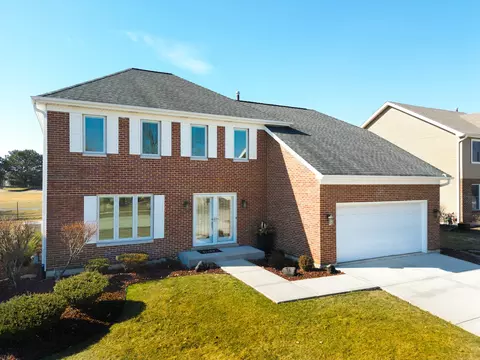1024 Oakwood Dr, Westmont, IL 60559