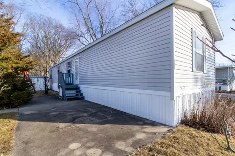 220 Avenue E, Bloomington, IL 61704