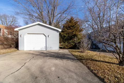 220 Avenue E, Bloomington, IL 61704 photo 22
