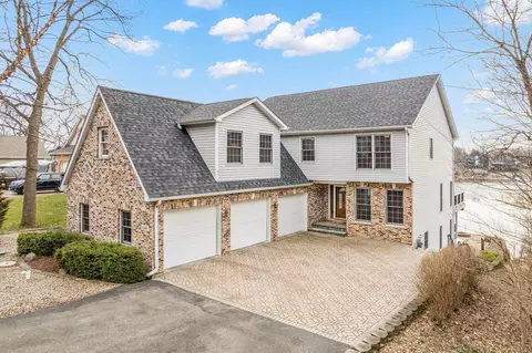 1156 Lady Bird Dr, Lake Holiday, IL 60552