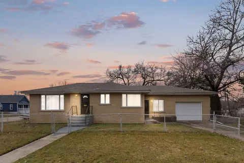 693 N Dearborn Ave, Kankakee, IL 60901