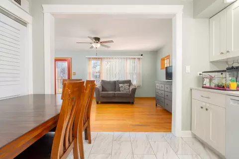 7748 Suburban Ln, Bridgeview, IL 60455 photo 7