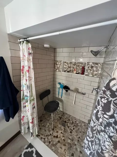 Bath - 8342 Old Ridge Rd, Plainfield, IL 60544 photo 8 of 8