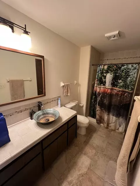 Bath - 8342 Old Ridge Rd, Plainfield, IL 60544 photo 1 of 8