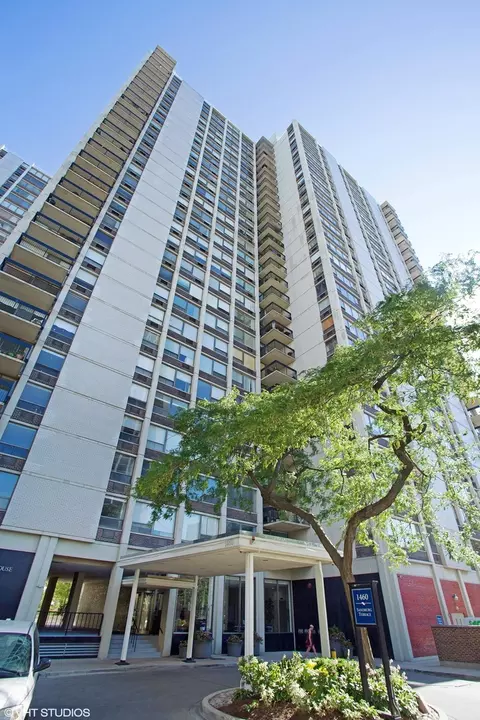 1460 N Sandburg Ter #811A, Chicago, IL 60610
