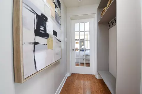 Entry Way - 427 Uvedale Rd, Riverside, IL 60546 photo 2 of 2