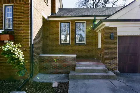Exterior - 427 Uvedale Rd, Riverside, IL 60546 photo 7 of 7