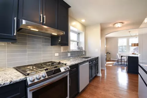 Kitchen - 427 Uvedale Rd, Riverside, IL 60546 photo 3 of 3