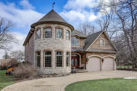 3220 N Salk Rd, Arlington Heights, IL 60004