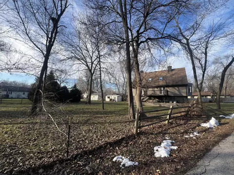 4505 Highland Ave, Crystal Lake, IL 60014