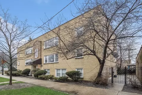 2807 W Berteau Ave #1E, Chicago, IL 60618
