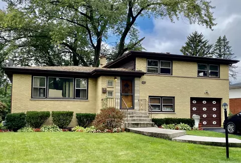 334 Patricia Dr, Chicago Heights, IL 60411