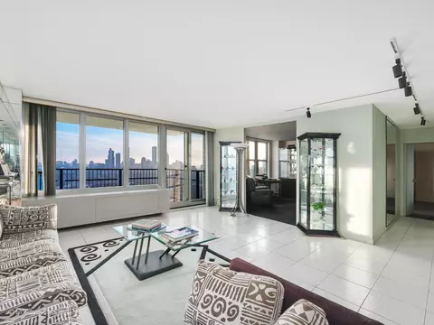 Living - 400 E Randolph St #3709, Chicago, IL 60601 photo 1 of 3