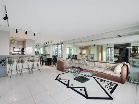 Living - 400 E Randolph St #3709, Chicago, IL 60601 photo 2 of 3