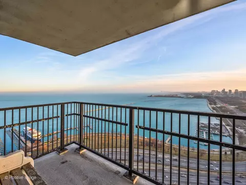 View/Area - 400 E Randolph St #3709, Chicago, IL 60601 photo 3 of 5