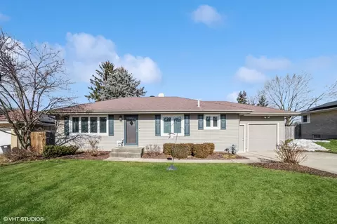 654 Lucille St, South Elgin, IL 60177