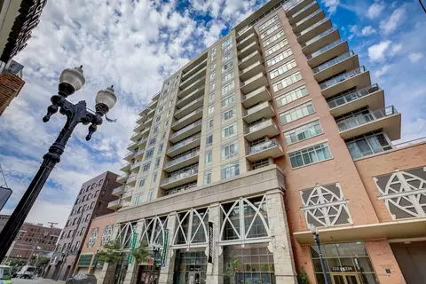 230 W Division St #702, Chicago, IL 60610