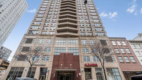 200 N Jefferson St #2210, Chicago, IL 60661