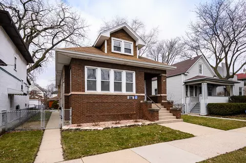 1177 S Clarence Ave, Oak Park, IL 60304