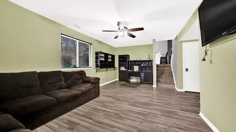 Living - Undisclosed, Midlothian, IL 60445 photo 6 of 6
