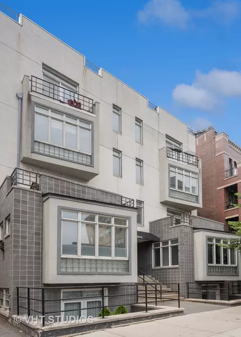 2814 N Sheffield Ave #2N, Chicago, IL 60657