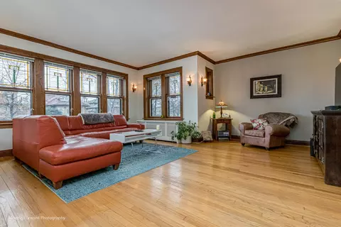 Living - 3013 Maple Ave, Berwyn, IL 60402 photo 3 of 5