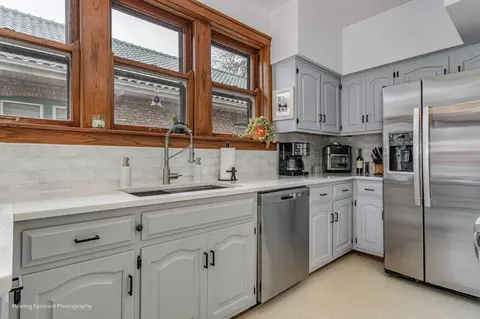 Kitchen - 3013 Maple Ave, Berwyn, IL 60402 photo 3 of 6