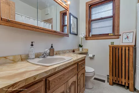 Bath - 3013 Maple Ave, Berwyn, IL 60402 photo 1 of 6