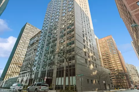 253 E Delaware Pl #13C, Chicago, IL 60611