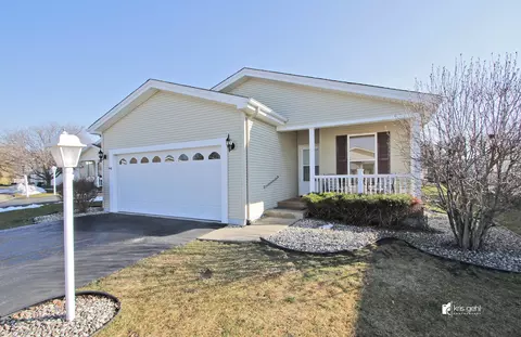 3111 Stable Ct, Grayslake, IL 60030