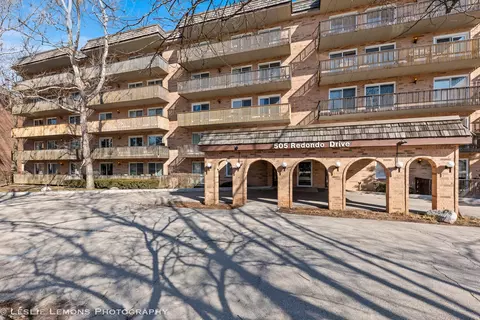 505 Redondo Dr #303, Downers Grove, IL 60516